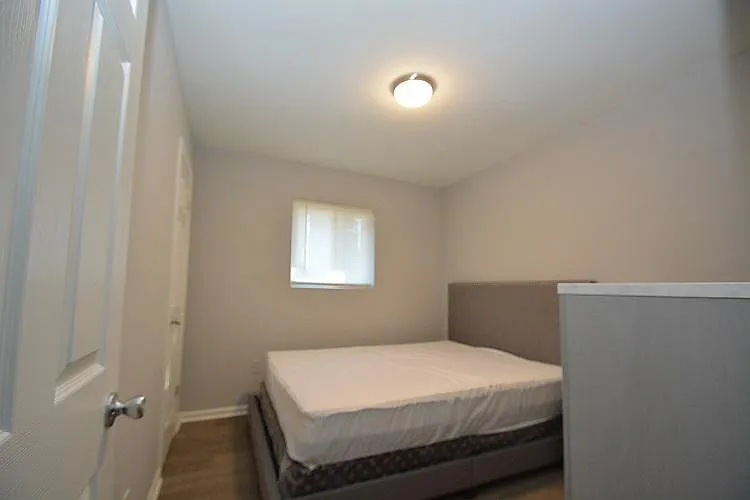 540 Martha St #B — Photo 5