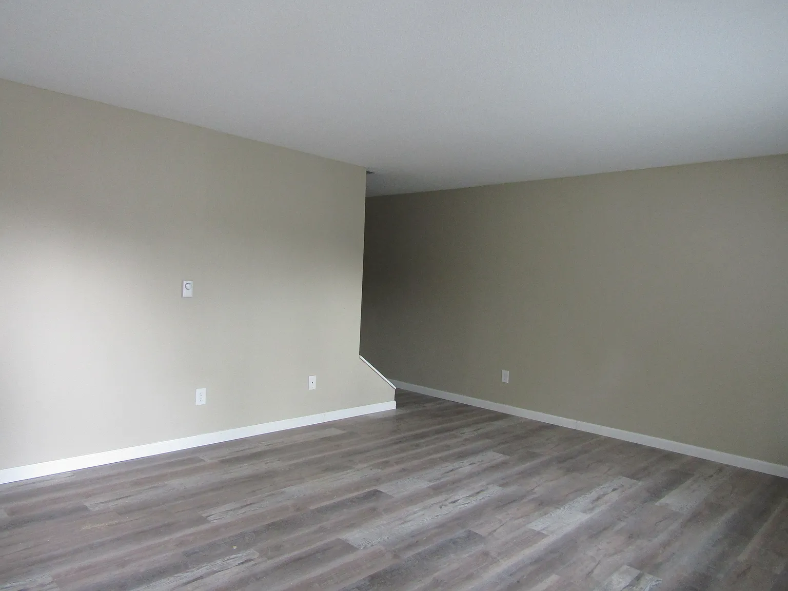 2 bed, 1.5 bath, 1170 sqft, $2,175 — Photo 2