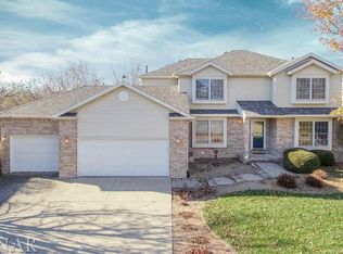53 Ravenwood Cir, Bloomington, IL