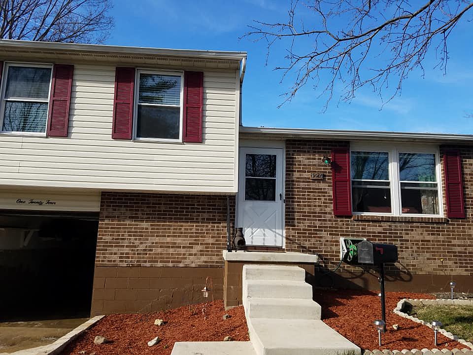 1st image of 124 Wickham Farm Dr