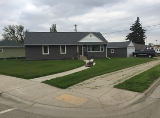 1102 5th Ave W, Williston, ND 58801