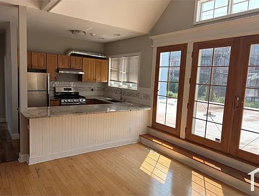 3 bed, 1500 sqft, $4,000 — Photo 2