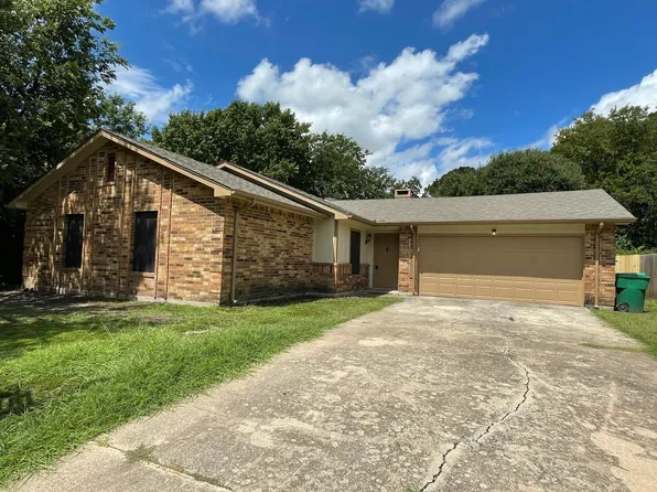 2513 Freedom Ln, Denton, TX 76209