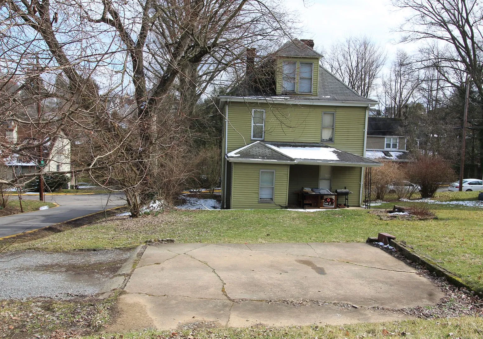 Large House in Wiles Hills - Available 6/2/27! — Photo 2