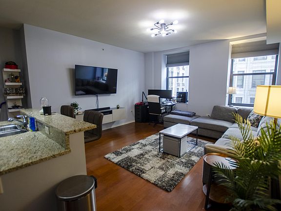 2nd image of 310 S Michigan Ave Unit 810