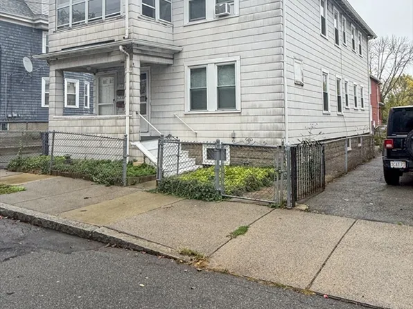 25 Clark St, Everett, MA 02149