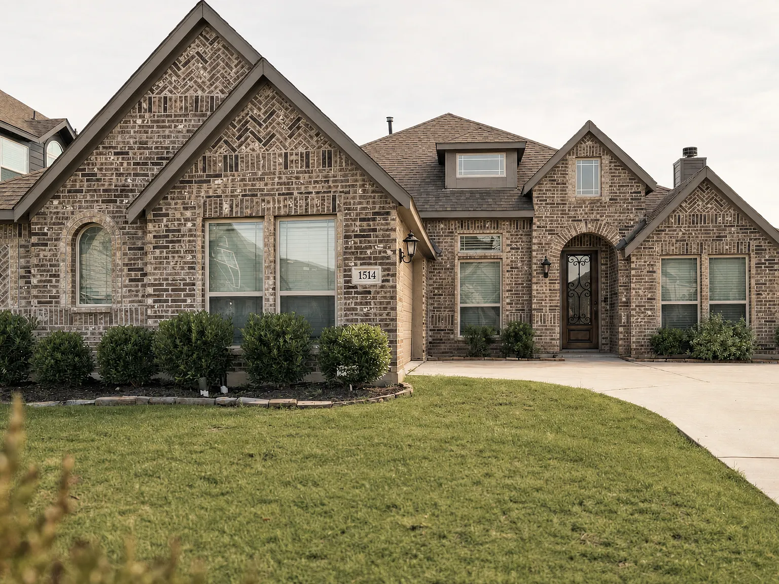 4 bed, 2250 sqft, $3,250 — Photo 1