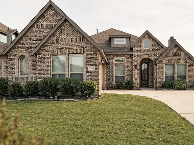 1514 Nighthawk Ln — Photo 1
