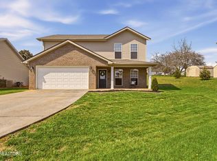 1632 Autumn Brook Dr, Maryville, TN 37801