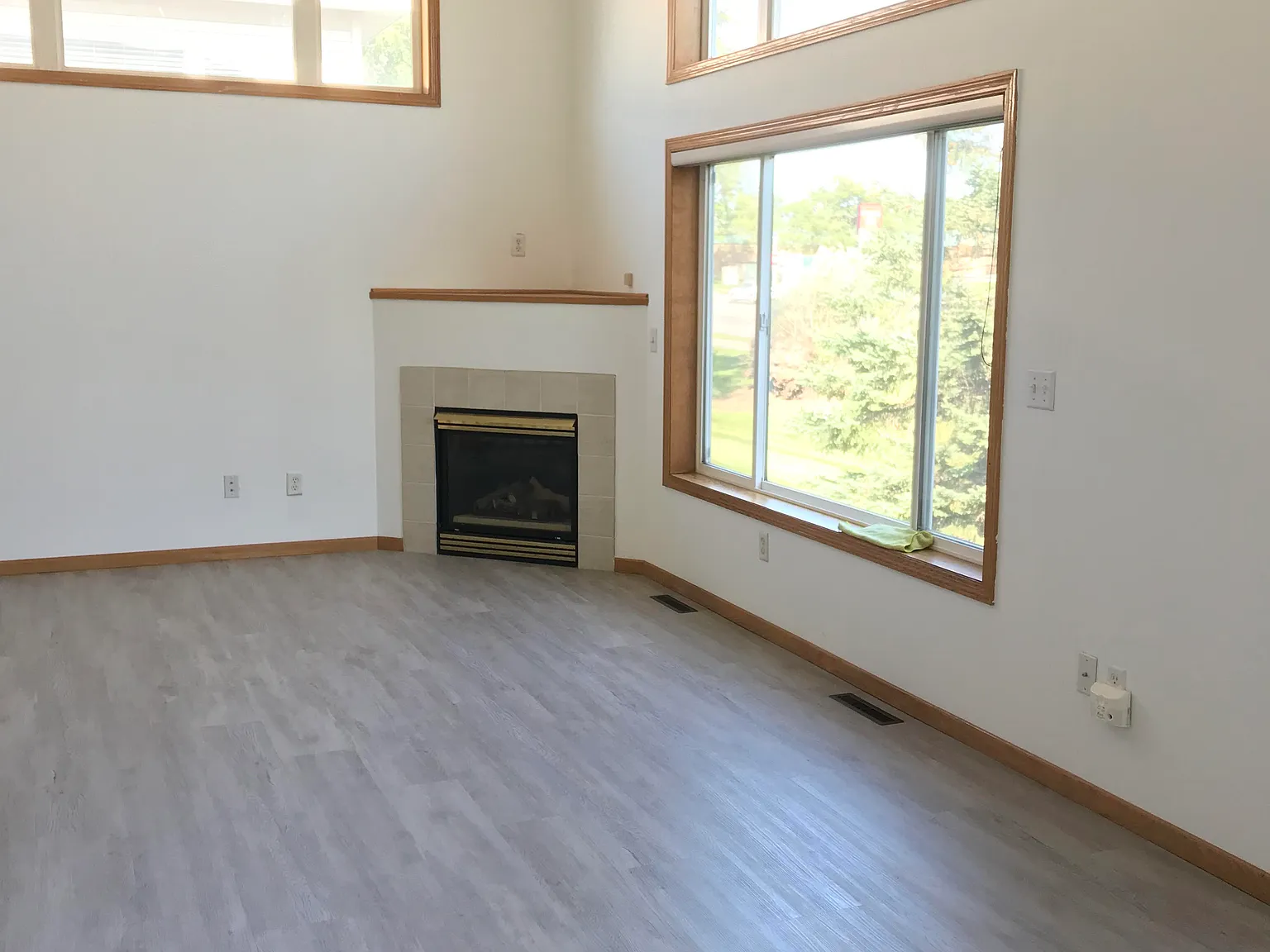 3 bed, 1716 sqft, $2,290 — Photo 4