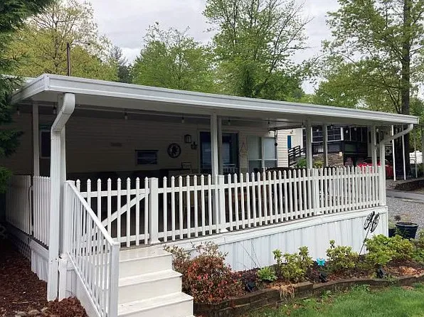 59 Rj Blvd, Flat Rock, NC 28731