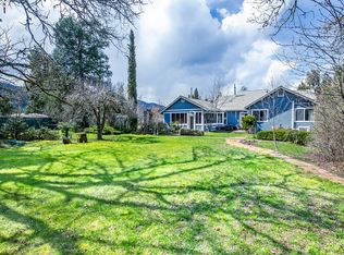 48111 Singletary Dr, Oakridge, OR