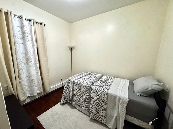 5th image of 677 Pawling Ave Floor 3