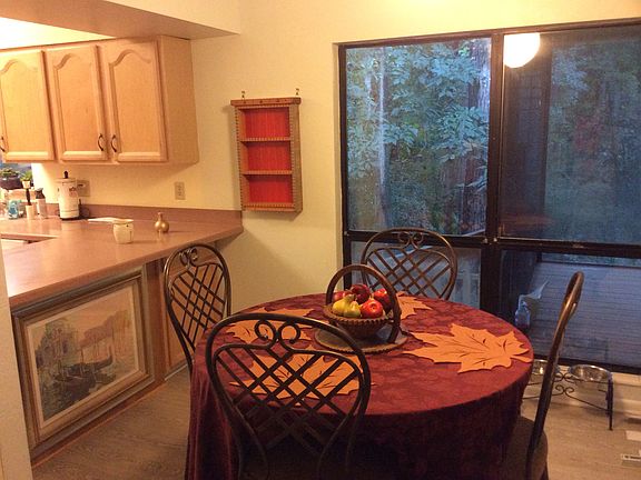 Open kitchen to dining