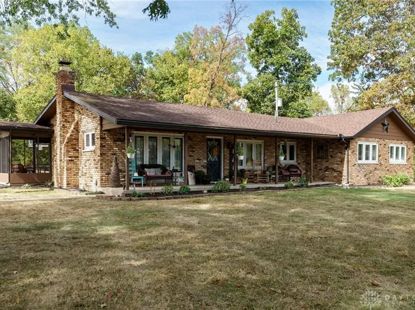 305 Lammes Ln, New Carlisle, OH 45344