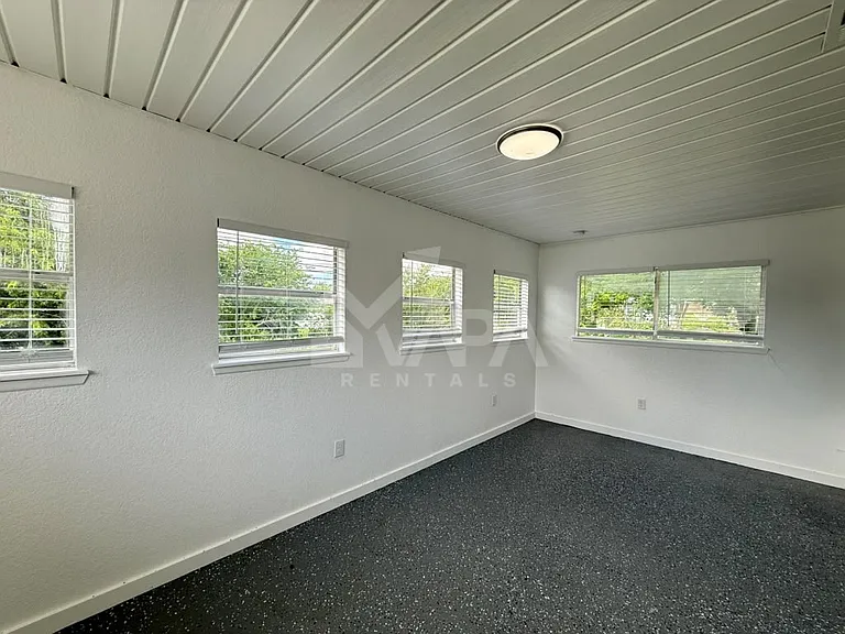 415 Solar Dr — Photo 18