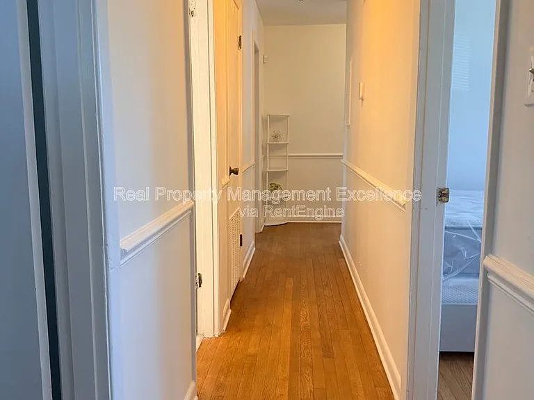 120 E Rowan St — Photo 29
