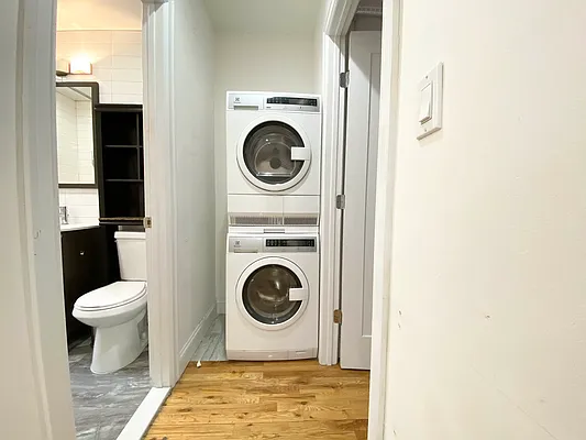 Rented by EastMount Realty LLC | media 7