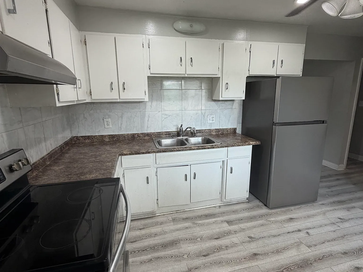 2 bed, 720 sqft, $1,300 — Photo 3