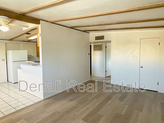 4th image of 2618 N Sparkman Blvd #1