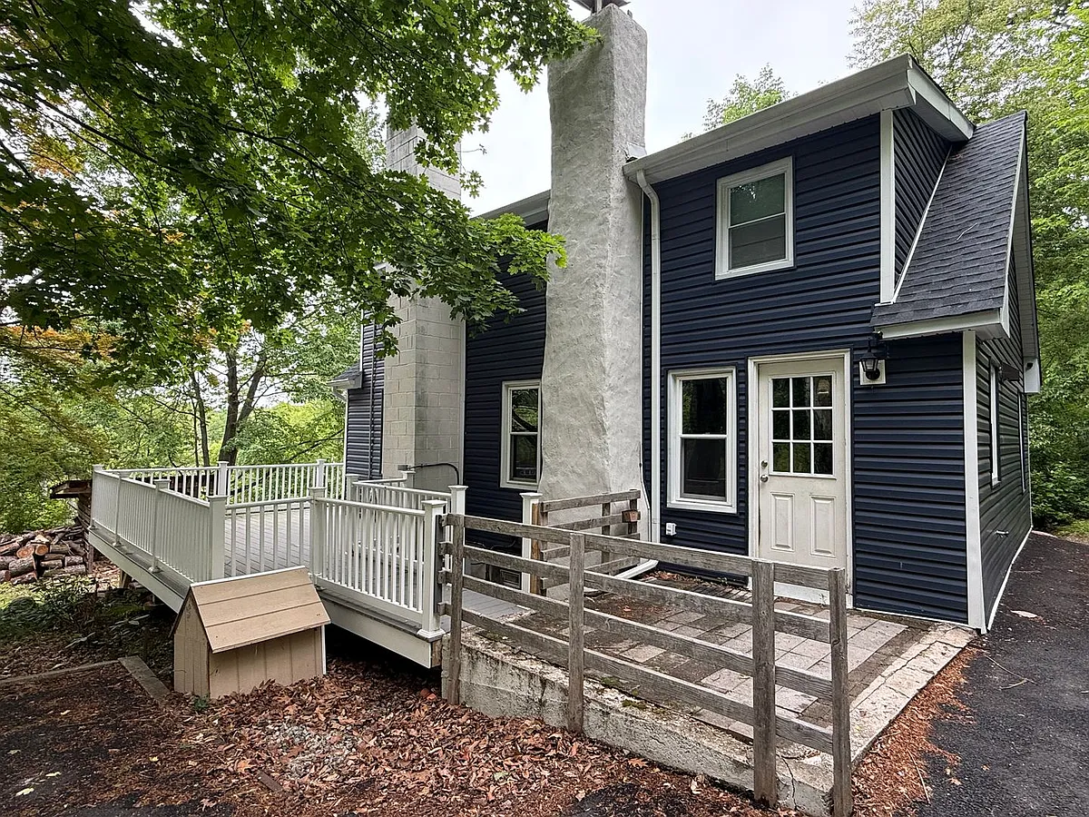 Building Photo - 117 Woodcrest Ave