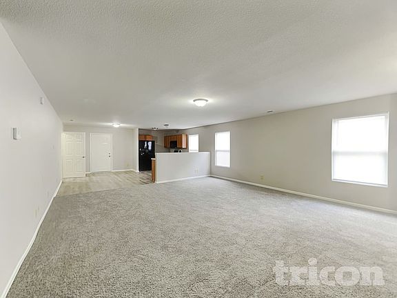 3rd image of 8039 Retreat Ln