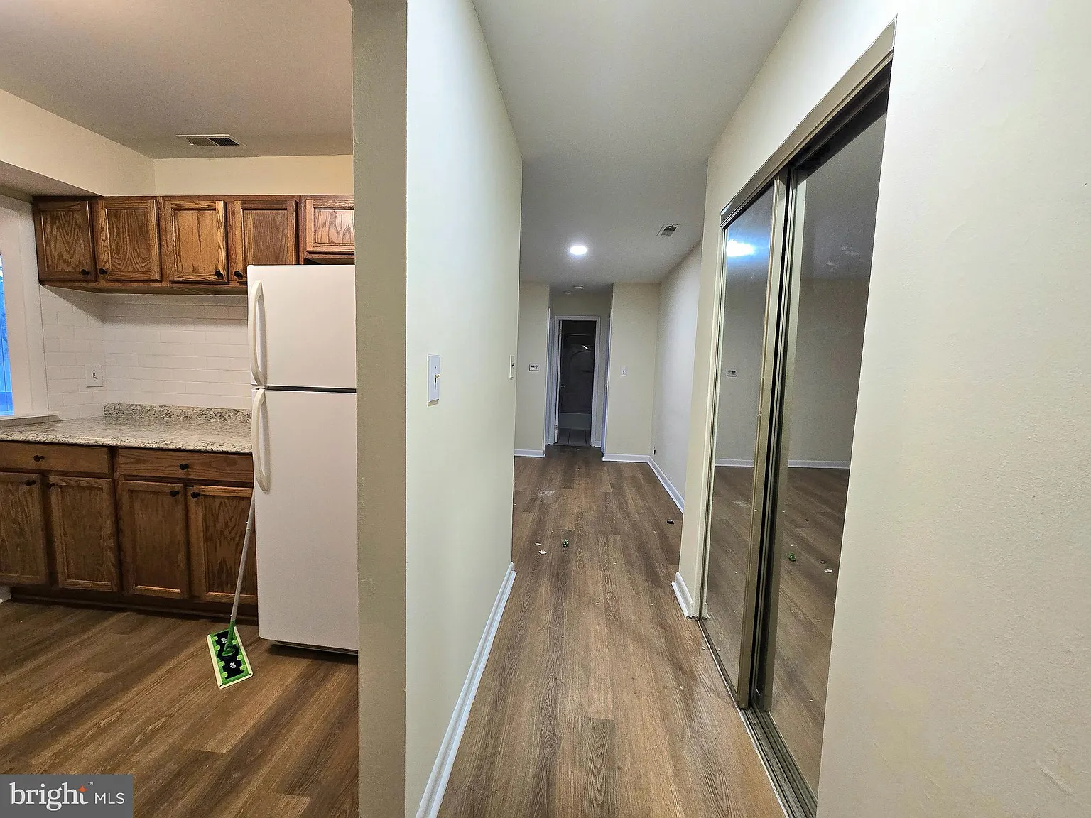 1 bed, 826 sqft, $1,750 — Photo 4