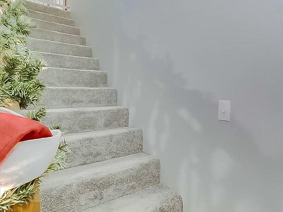 5th image of 110 Jonathon Ct