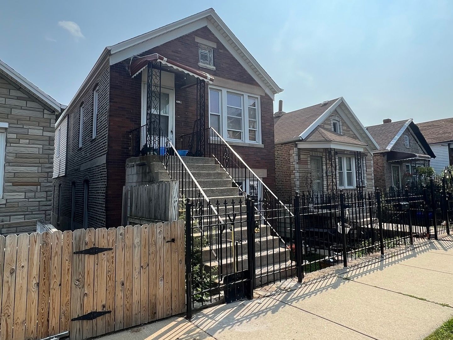 3329 S Oakley Ave, Chicago, IL 60608 | MLS #11726989 | Zillow