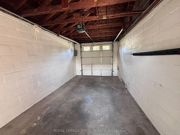 5th image of 48 Mountain Ave N