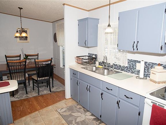 3rd image of 4949 SE 125th St