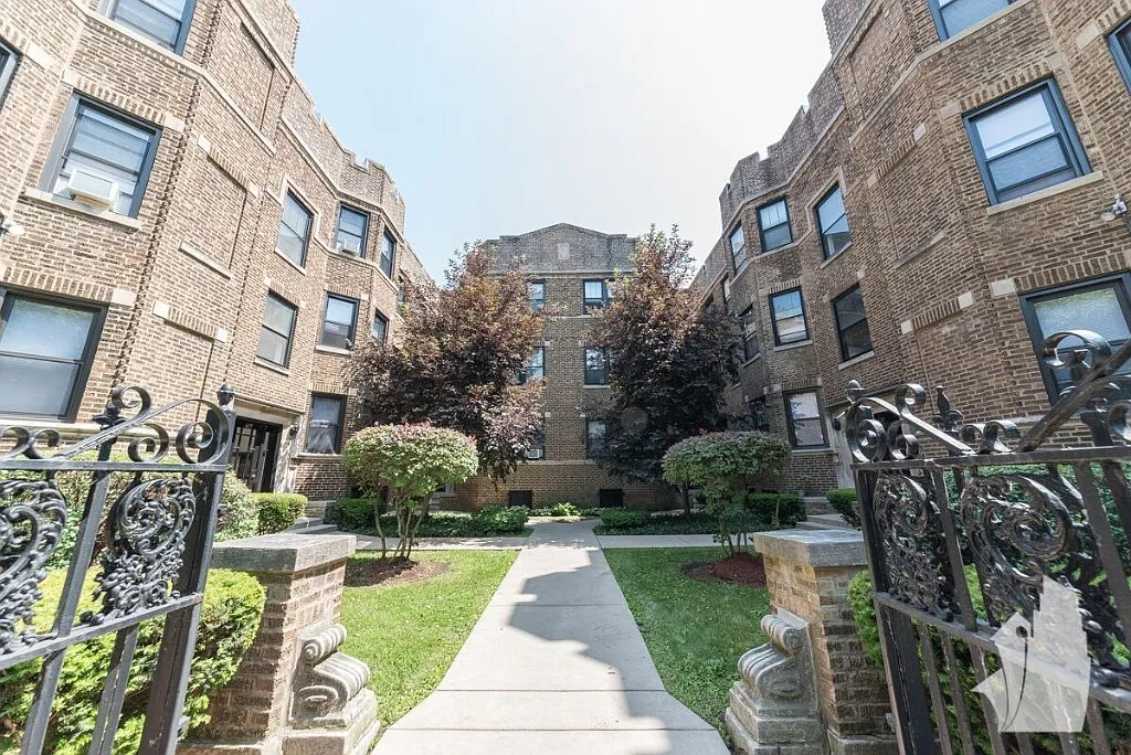 2 bed, $2,797 — Photo 3