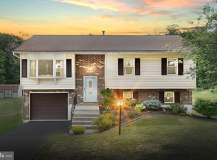 1781 Valley Vista Dr, York, PA 17406