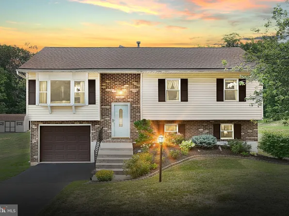 1781 Valley Vista Dr, York, PA 17406