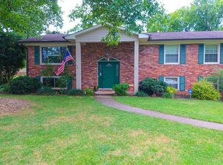 909 Parrish Rd, Knoxville, TN 37923