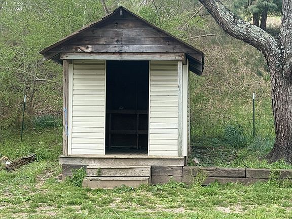 5th image of 1506 Garners Creek Rd