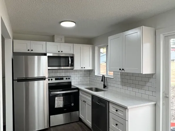 0122-01, 1301-1307 NE 183rd Ave #1305, Portland, OR 97230