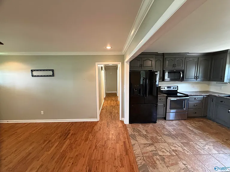 12023 Spring Rd — Photo 4