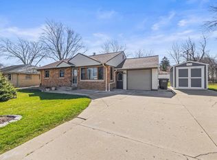 7835 W Bottsford Ave, Greenfield, WI 53220