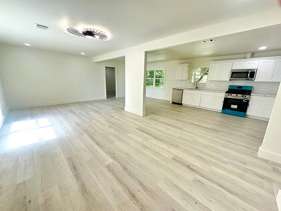 1st image of 265 Bower Dr