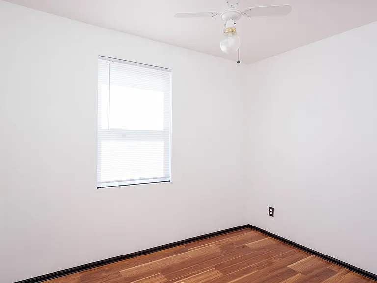 327 W Felton Ave — Photo 3