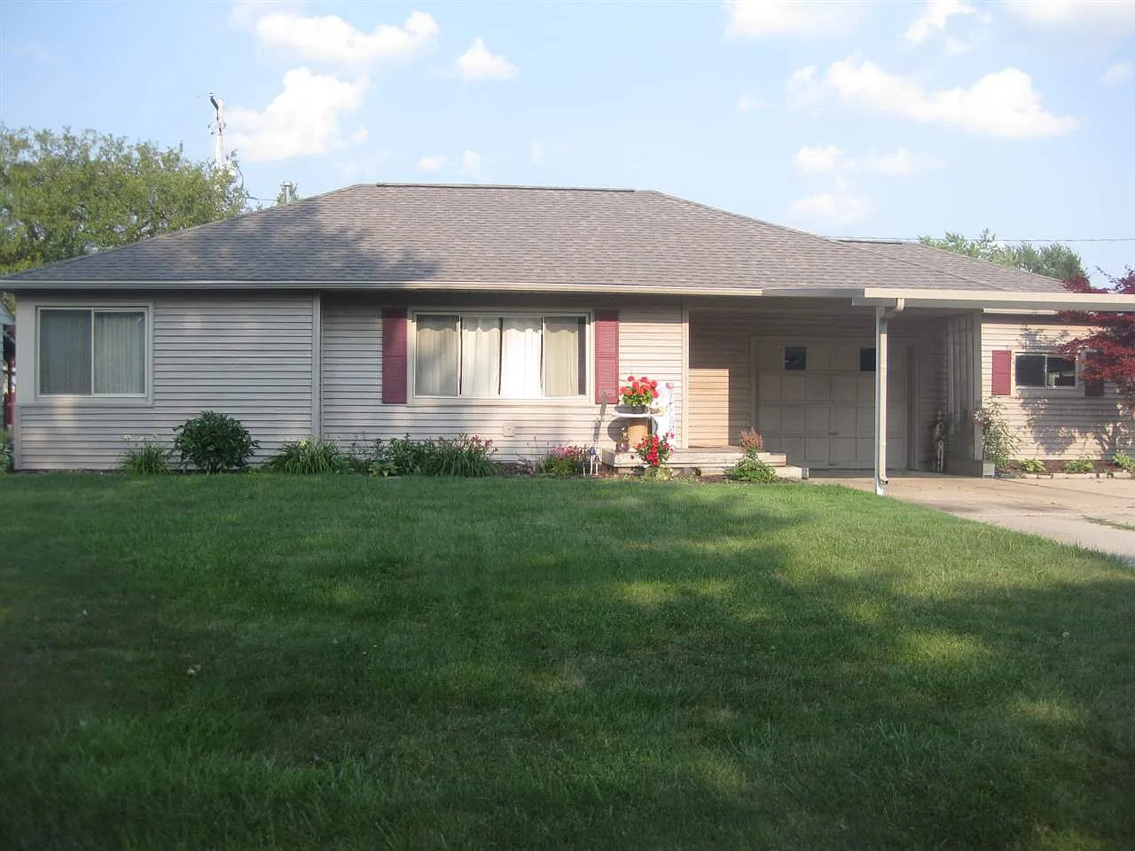 4669 Richardson Dr photo 1