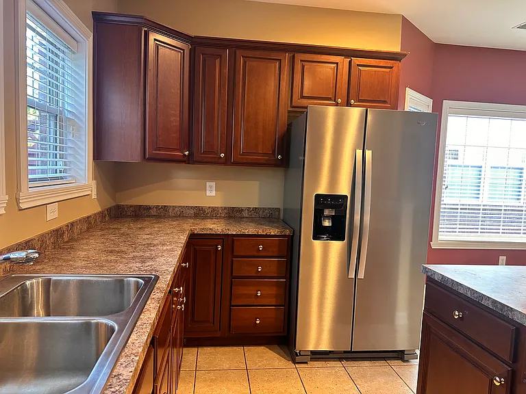 625 Vincent Way — Photo 9