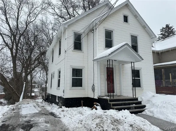 9 Spring St, Ilion, NY 13357