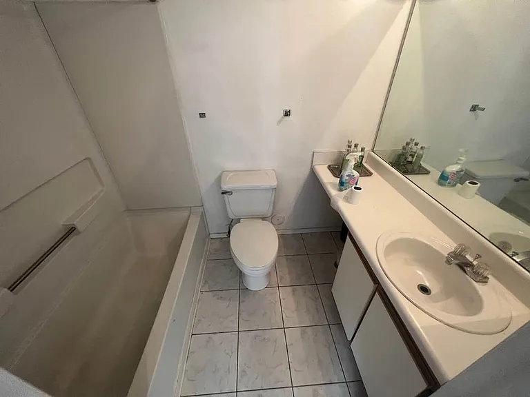 1411 Collegiate Cir #103 — Photo 6