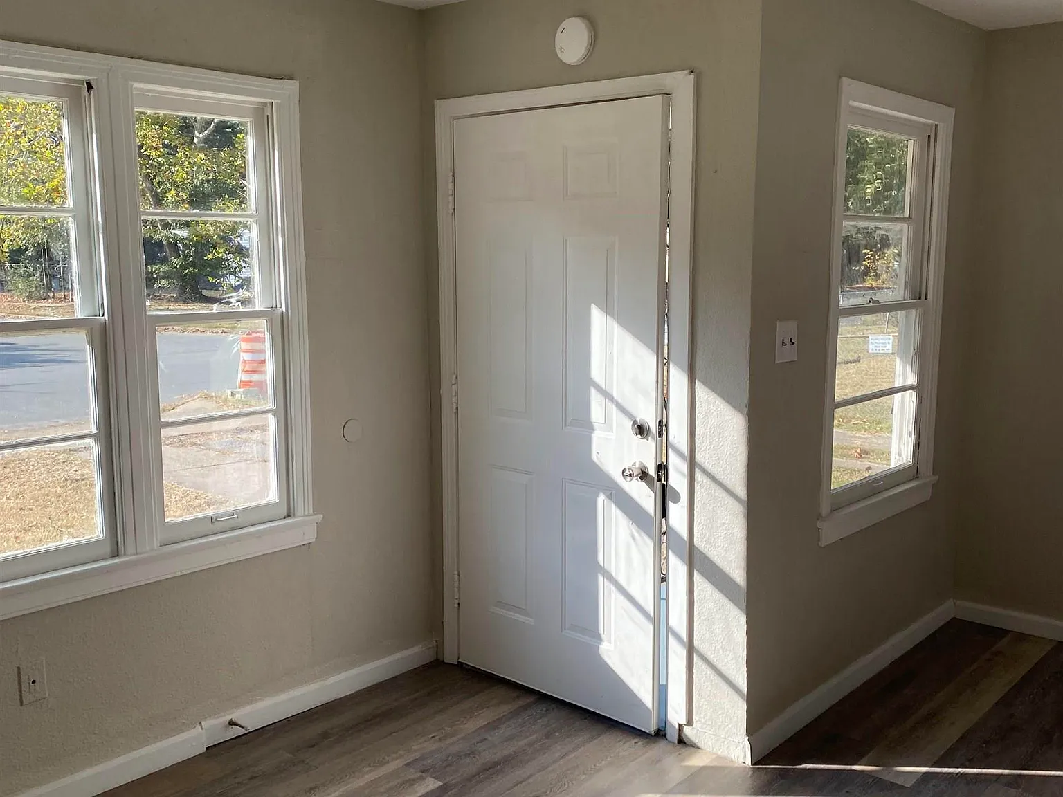 2 bed, 1.0 bath, 820 sqft, $725 — Photo 3