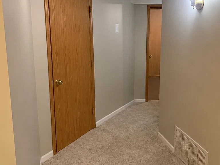 V Cir — Photo 15
