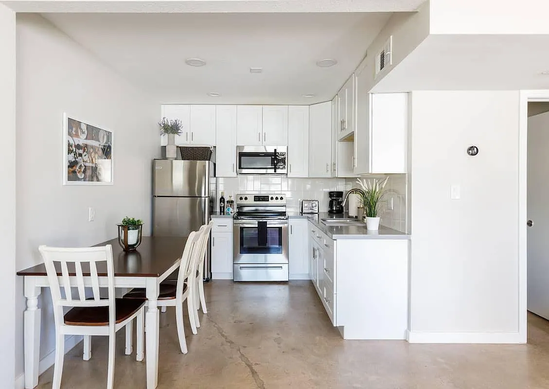 2 bed, 700 sqft, $2,495 — Photo 3