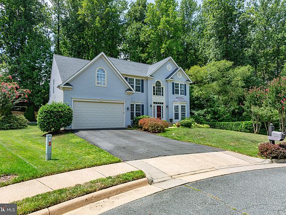 5th image of 51 Montgomery Dr