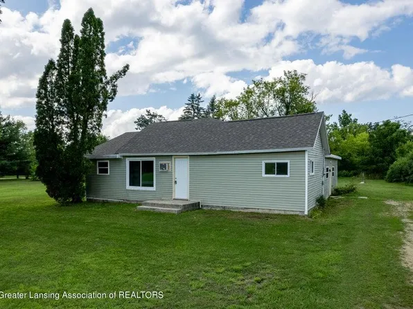 8591 E Sidney Rd, Crystal, MI 48818